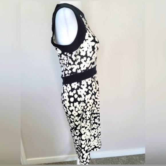 Banana Republic black and white patterned dress in size M - Picture 3 of 6